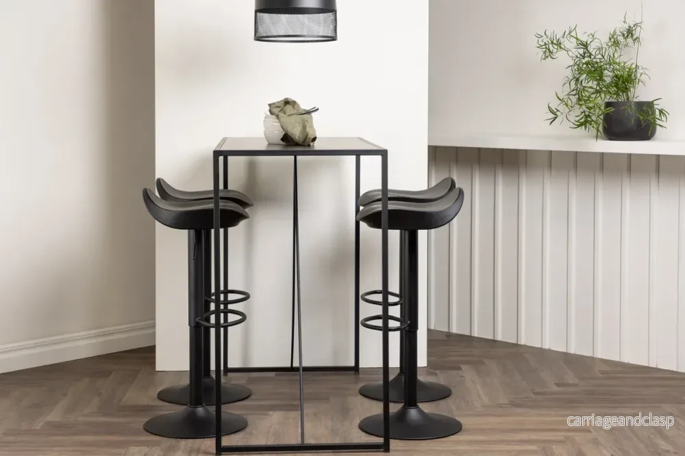 Brea & Adesto Barbord + Barstolar Svart