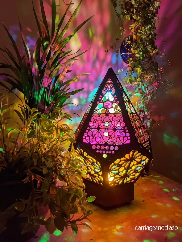 Stained Glass Style LED Bordslampa - LumiAura | Veska - Bild 2
