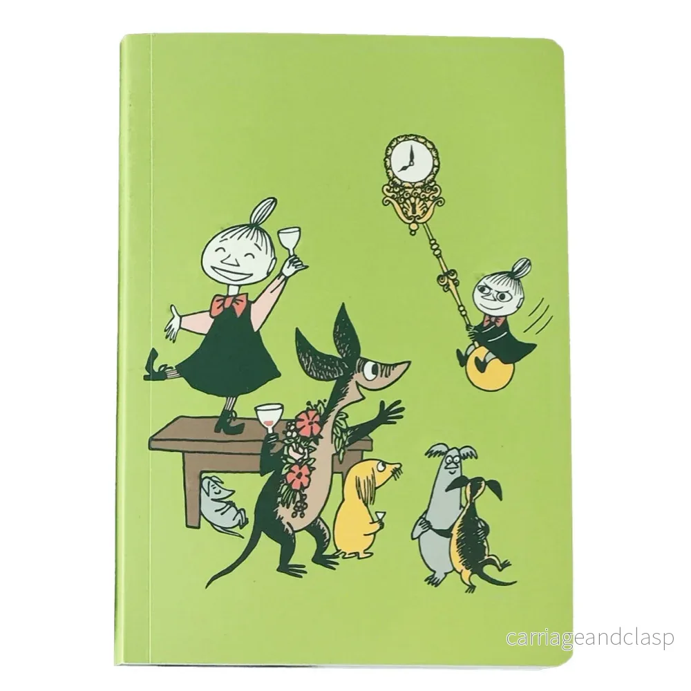 MOOMIN – Mumin Skrivbok A5 – ”Moomin 80” – Party – Ljusgrön MOOMIN – Mumin Skrivbok A5 – ”Moomin 80” – Party – Ljusgrön