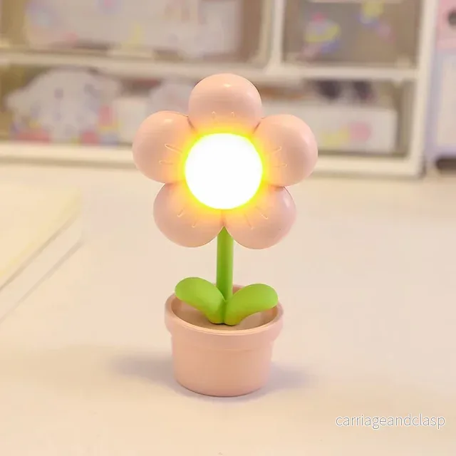 BloomAura – Elegant Petite Blomsterbordslampa för Mjuk Belysning | Veska BloomAura – Elegant Petite Blomsterbordslampa för Mjuk Belysning | Veska