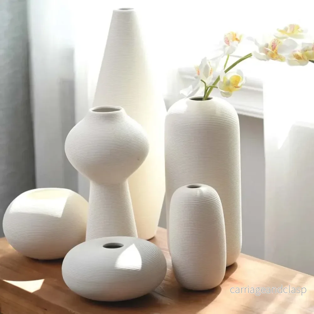 Handgjord keramikvas Veskaanche, elegant vit dekoration med ring skulptur | Veska - Bild 2