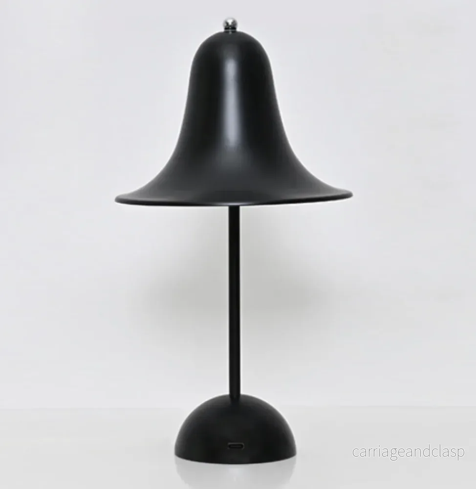 Veska | Classic Cap Trådlamp - Tidlös Design och Hållbart Batteri