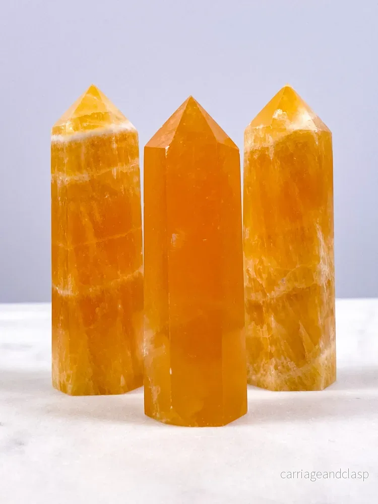 Orange kalcittorn