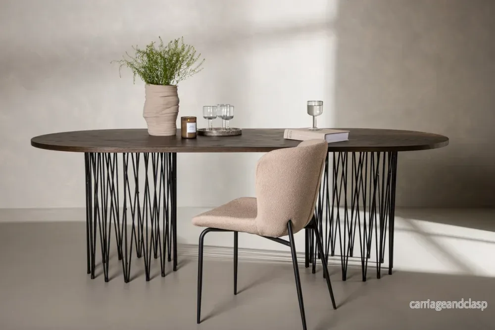 Stone Ovalt Matbord Mocka