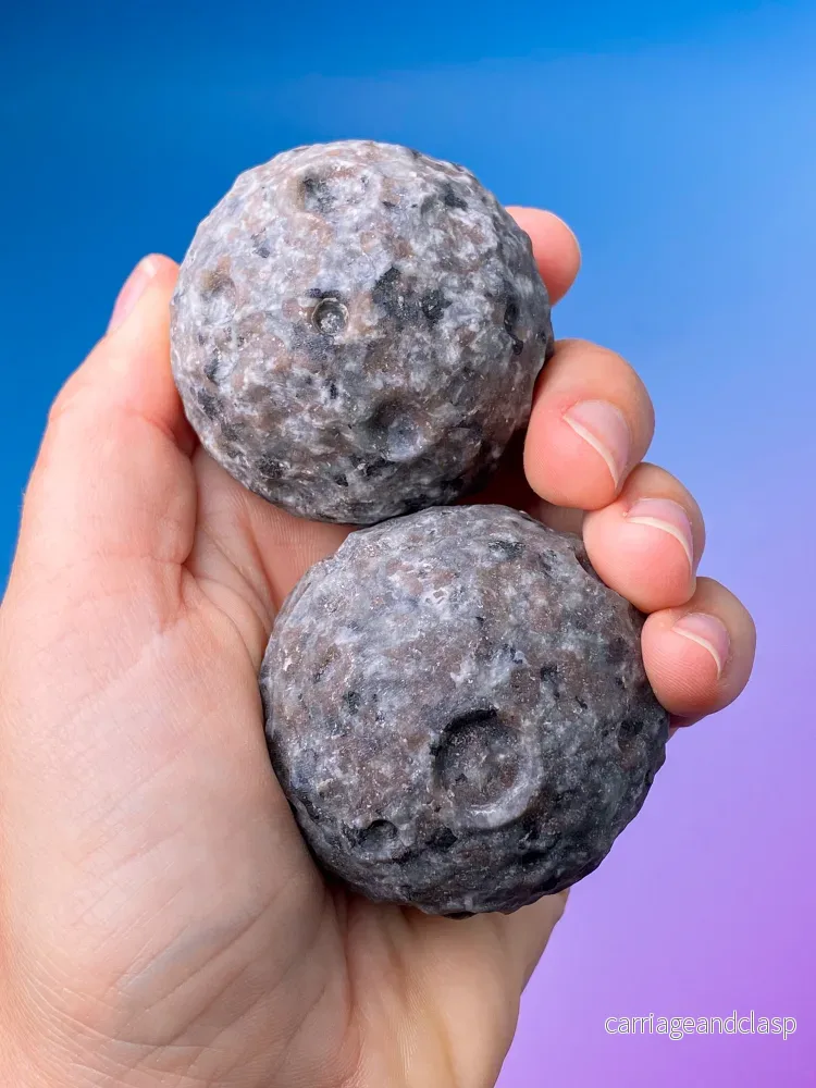 Yooperlite (Grå sodalit) måne - UV