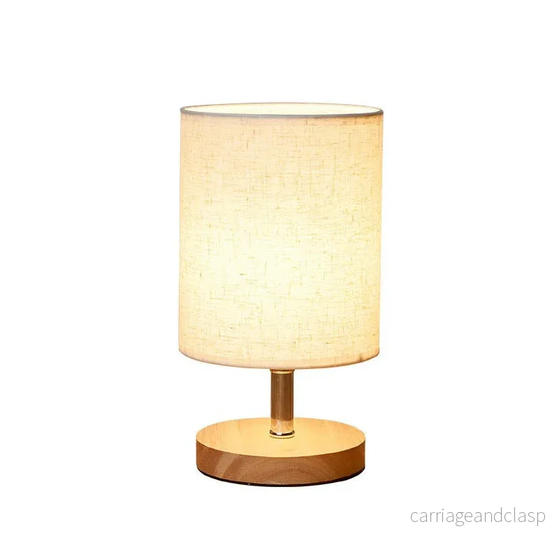 Bordslampa med textilskärm och träbas | Veska - Bild 3
