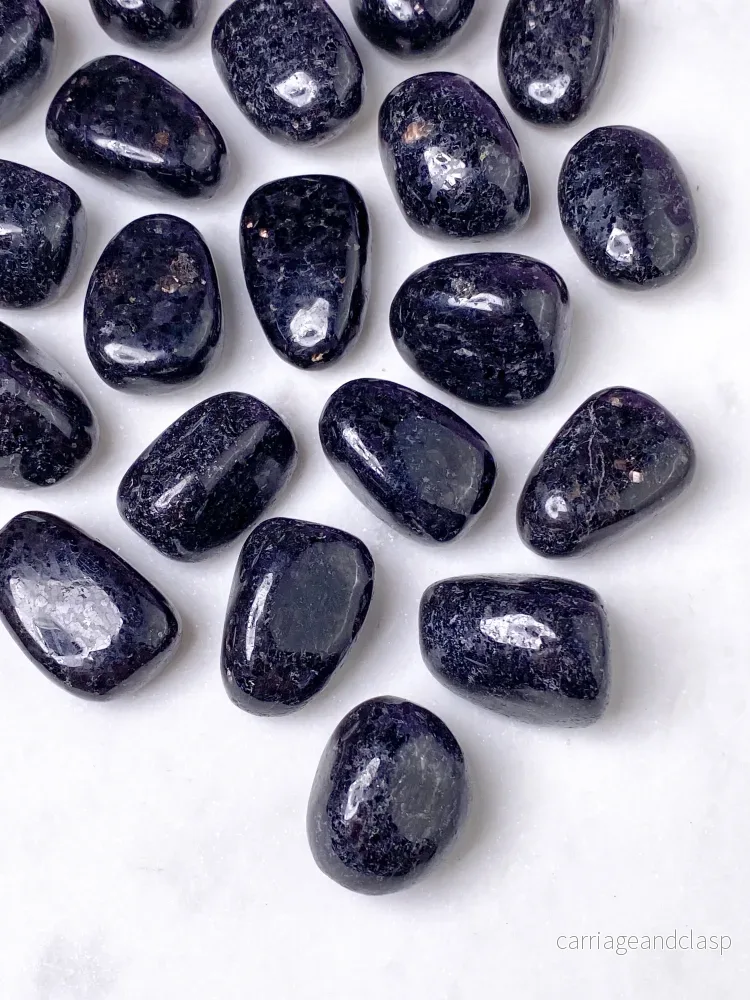 Nuumit (Greenlandic) polerad
