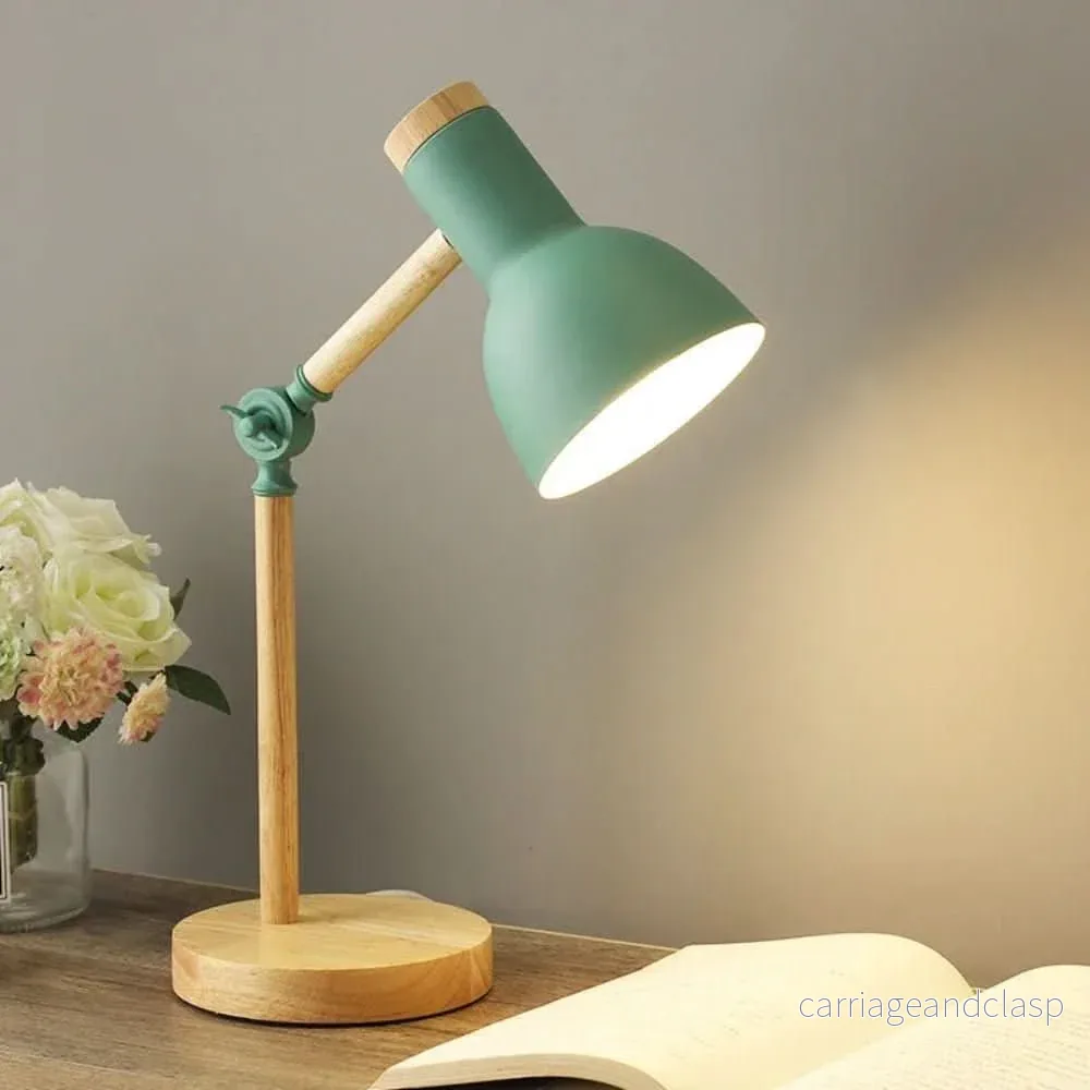 Justerbar trä-bordslampa i skandinavisk stil för stilfull belysning | Veska