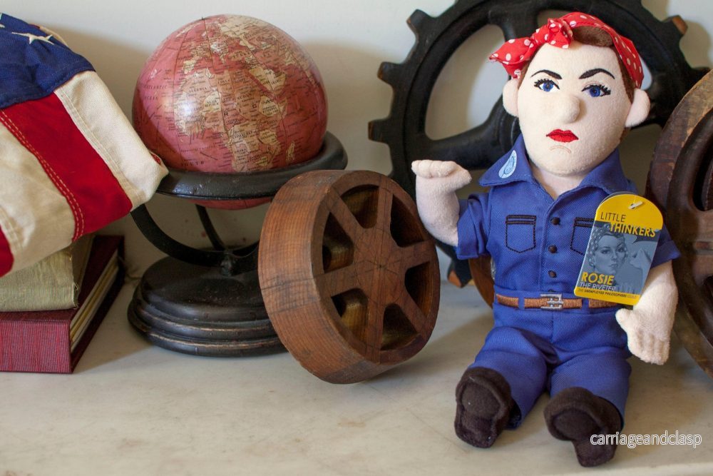The Unemployed Philosophers Guild - Rosie the Riveter - Little Thinker Plysch Docka - Bild 2