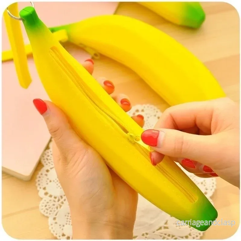 Kawaii Bananfodral – Multifunktionellt Pennfodral, Plånbok & Väskhänge Kawaii Bananfodral – Multifunktionellt Pennfodral, Plånbok & Väskhänge