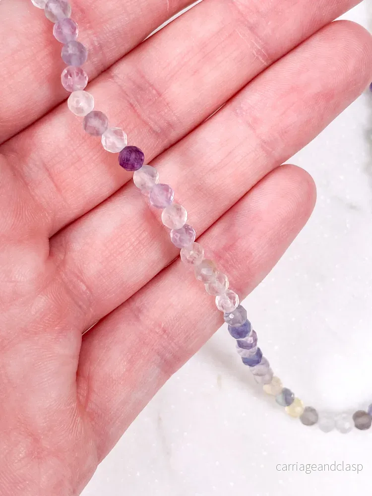 Halsband med fasetterat regnbågsfluorit - Bild 2