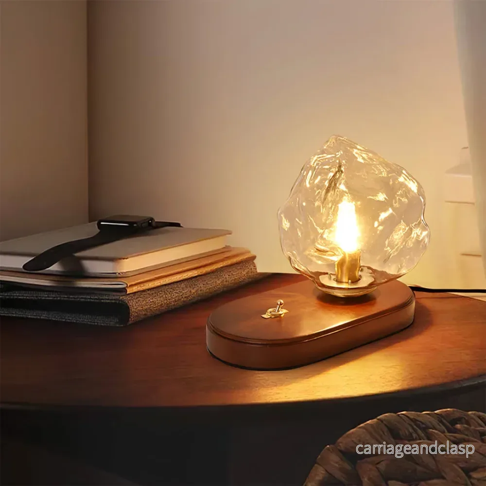 RusticLume – Amber Glas och Trä Bordslampa | Veska - Bild 2