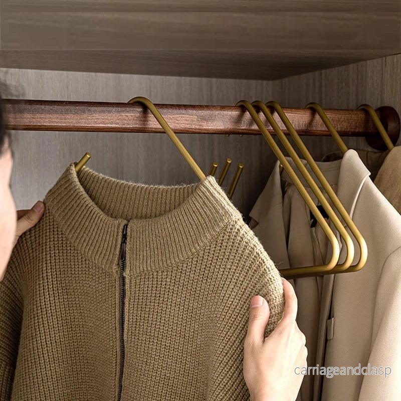 5 stycken hangerar gjorda av solid, matt guld/silver, triangel, för jackor och byxor │ Sömlösa förvaringshyllor gjorda av metall, garderobsorganisatör | Veska - Bild 2