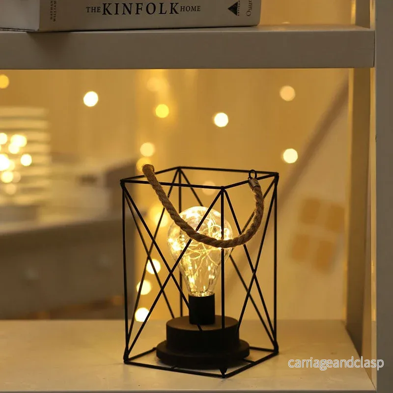 Modern minimalist vertikalrandig fyrkantig rund järn LED-bordslampa för vardagsrum | Veska Modern minimalist vertikalrandig fyrkantig rund järn LED-bordslampa för vardagsrum | Veska