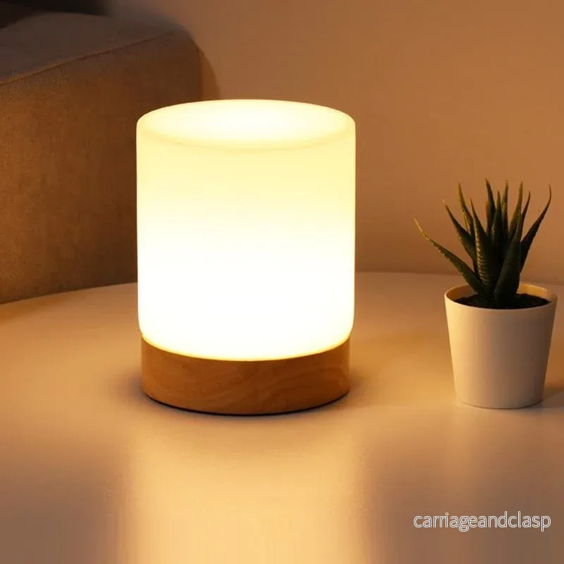 Minimalistisk bordslampa med touchfunktion och 360° belysning | Veska Minimalistisk bordslampa med touchfunktion och 360° belysning | Veska