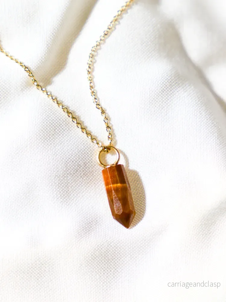 Halsband med petit hjärta i blått kalcedon Halsband med petit hjärta i blått kalcedon