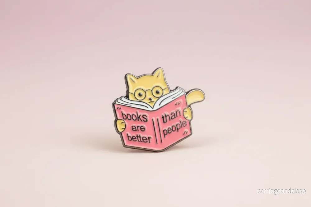 Pin – ”Books Are Better Than People”