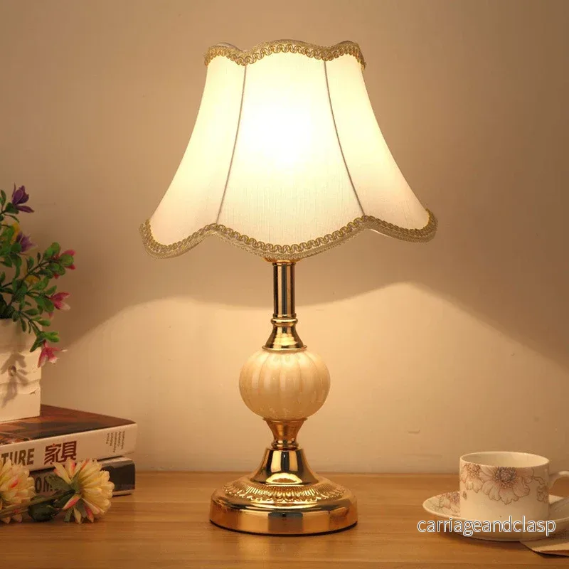Designer bordslampa som kombinerar retro med nordisk minimalism | Veska - Bild 2