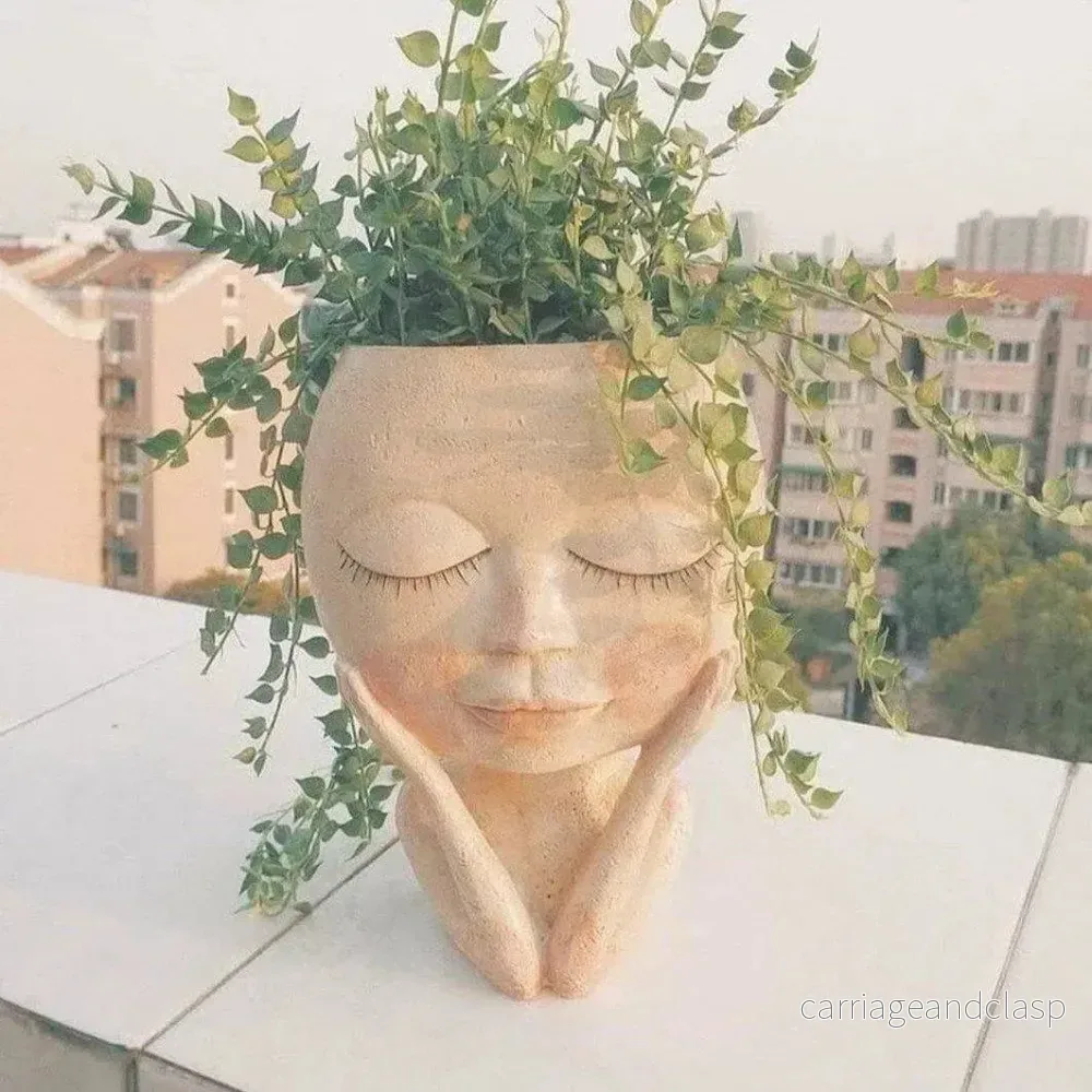 VeskaushVeskaoom Elegant Resin Plant Pot with Artistic Face Details | Veska - Bild 3