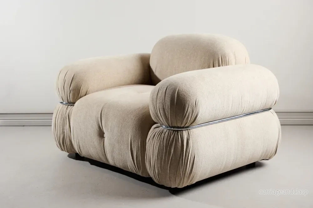 Mika Loungefåtölj Beige Mika Loungefåtölj Beige