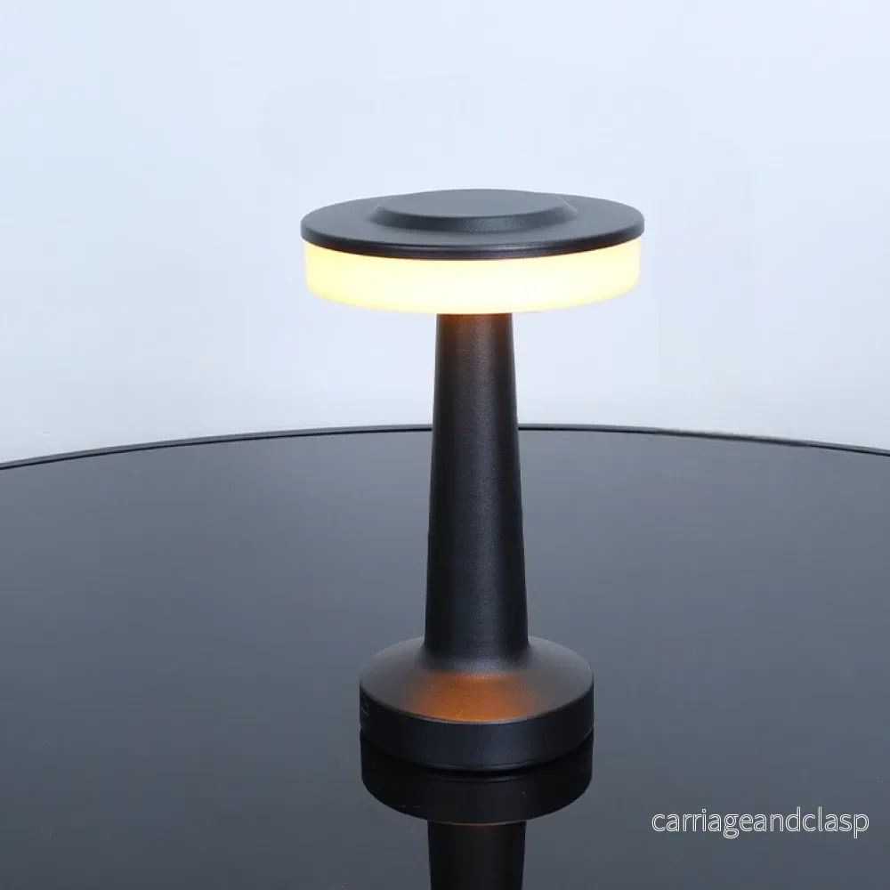 Svart LED-bordslampa med metallfinish – Modern belysning för vardagsrum och kontor, Varmt ljus | Veska