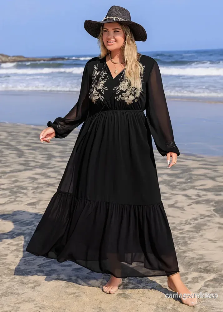 Plussize broderad maxiklänning – elegant med vackra detaljer Plussize broderad maxiklänning – elegant med vackra detaljer