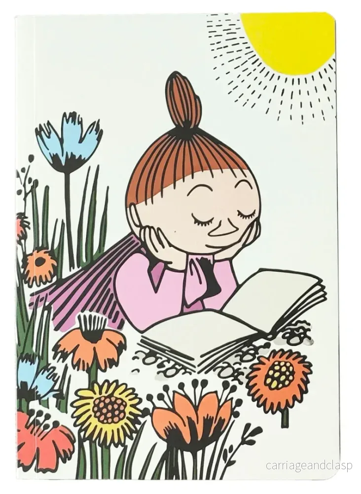 MOOMIN – Mumin Skrivbok A5 – Mymlan läser – Vit MOOMIN – Mumin Skrivbok A5 – Mymlan läser – Vit