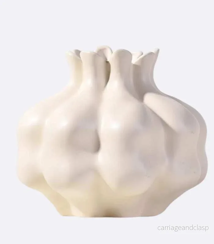 Elegant vit keramik granat vas skulptural keramik vas 20 x 17,5 cm mjuk gräddvit | Veska