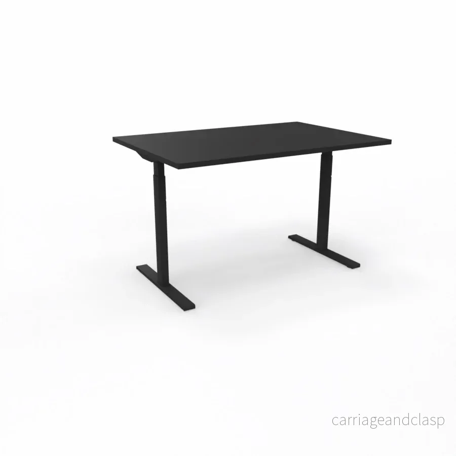 Höj- och sänkbart skrivbord med svart skiva och svarta ben