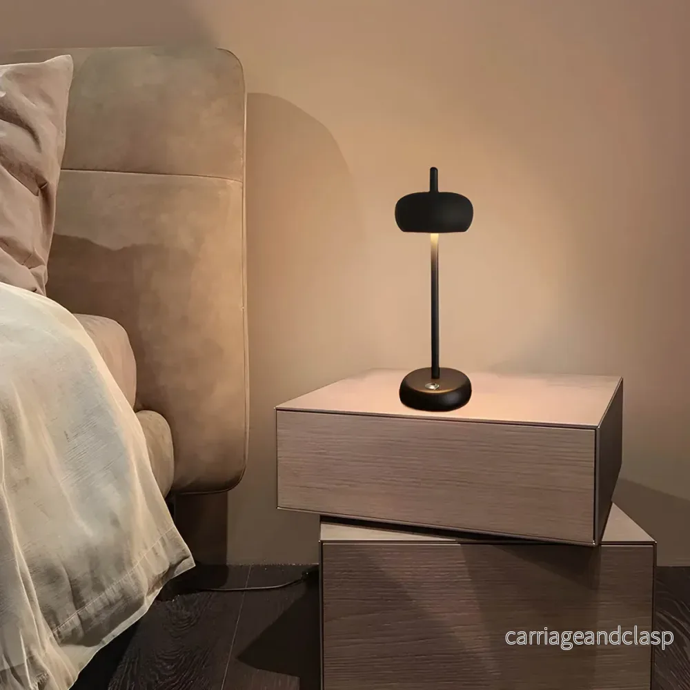Veska | SleekGlow Bordslampa - Modern design för krävande interiörer - Bild 3