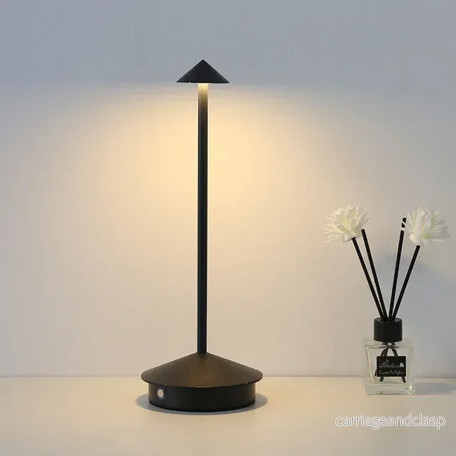 Uppladdningsbar Bordslampa Kreativ Matrum Touch Led Hotell Bar Kaffe Pina Pro Bordslampa Dekorativ Skrivbordslampa | Veska
