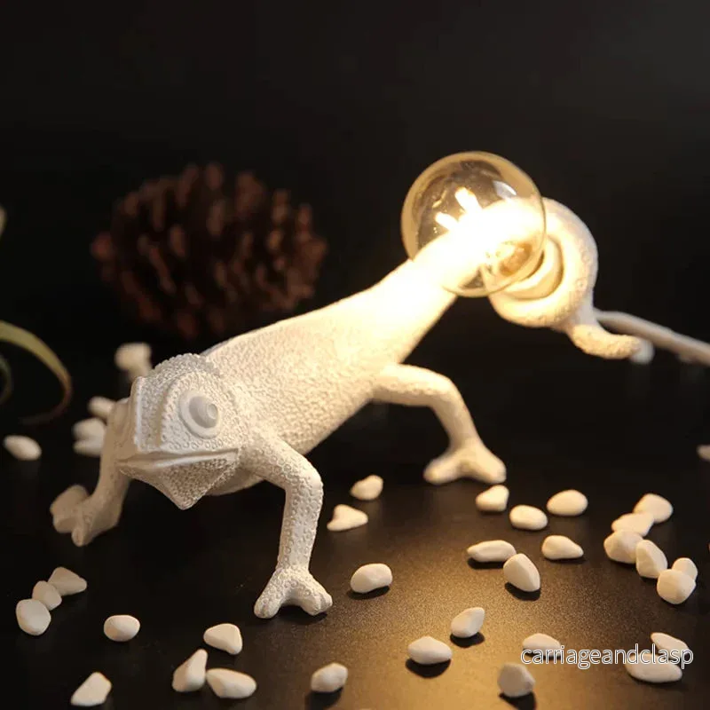 CamouGlow – Harmlampa i resin med charmig kameleondetalj | Veska CamouGlow – Harmlampa i resin med charmig kameleondetalj | Veska