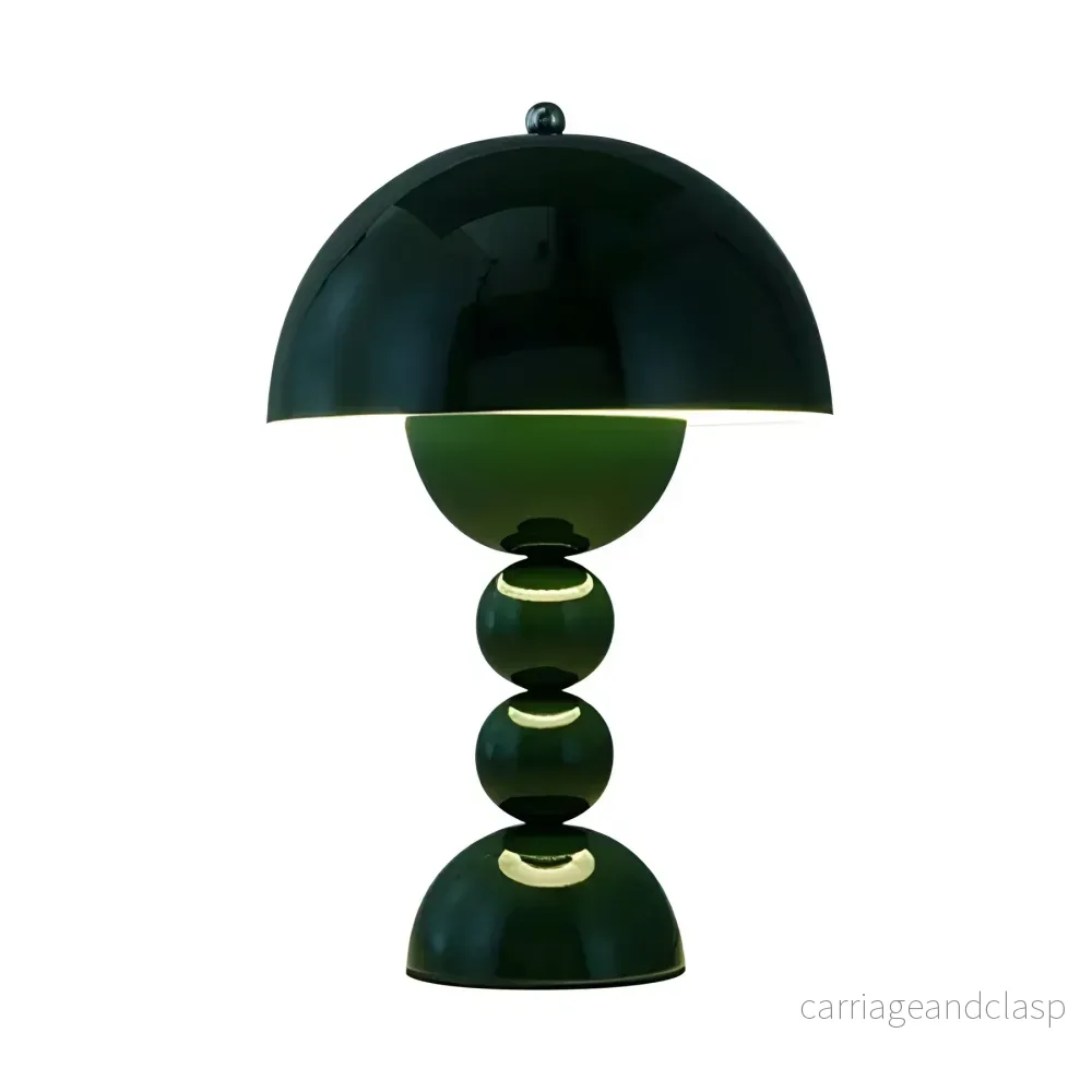 Modern Bordslampa i Skandinavisk Design med Guld Accenter | Veska Modern Bordslampa i Skandinavisk Design med Guld Accenter | Veska