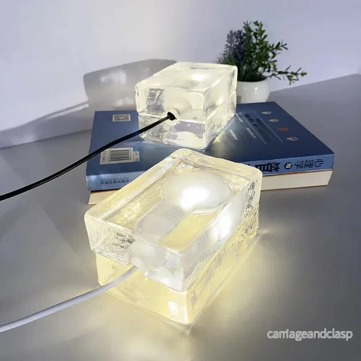 Veska | Clarylume Glas Bords-lampa | Bländningsfritt LED-ljus | Kristallklart Design | För Sovrum, Kontor & Vardagsrum - Bild 3