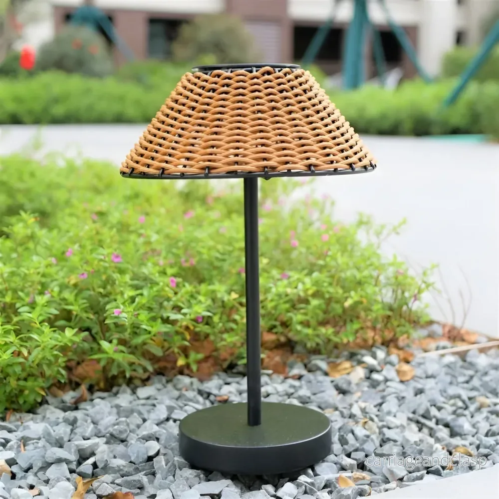 Veska | Elegant GardenWoven Solarbordslampa - Väderbeständig & Energisnål - Bild 3
