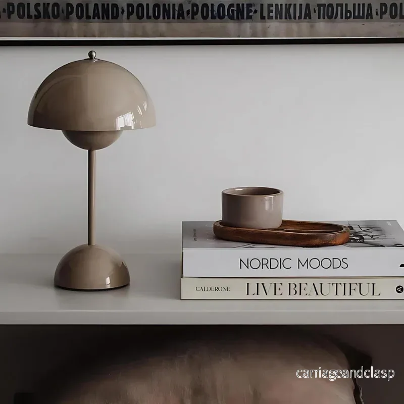 ModernLamp | Modern bordslampa i svampliknande design med touch-kontroll | Veska ModernLamp | Modern bordslampa i svampliknande design med touch-kontroll | Veska