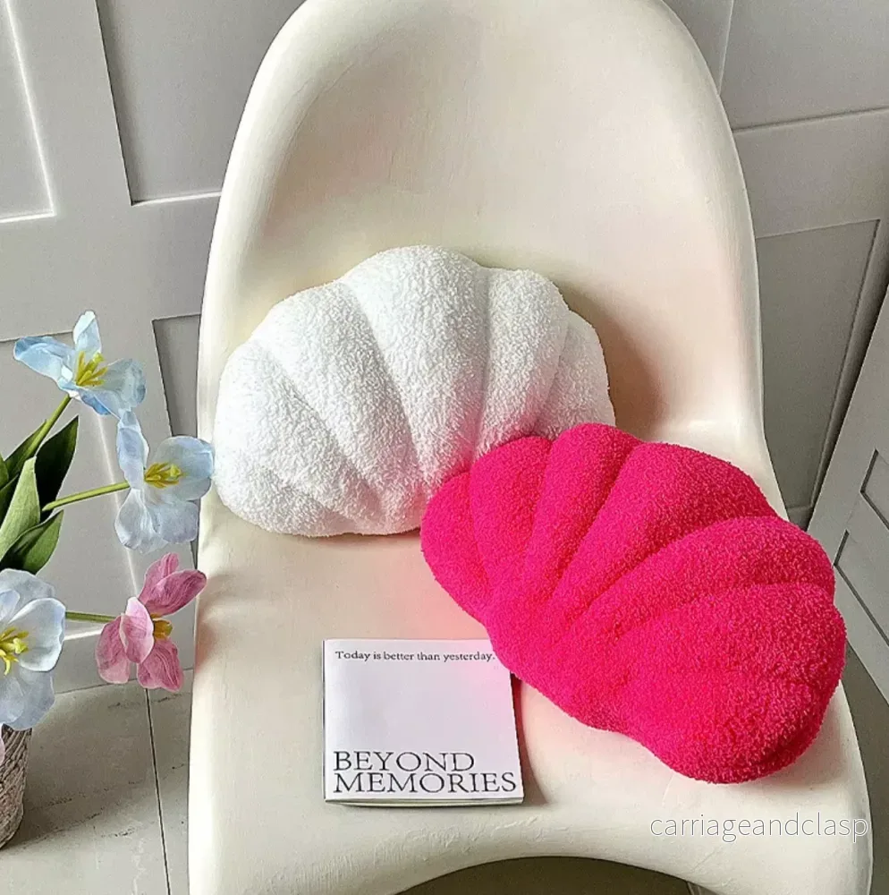 Pastell Skal Kudde – Fuzzy Bouclé Plush Kudde | Veska - Bild 2