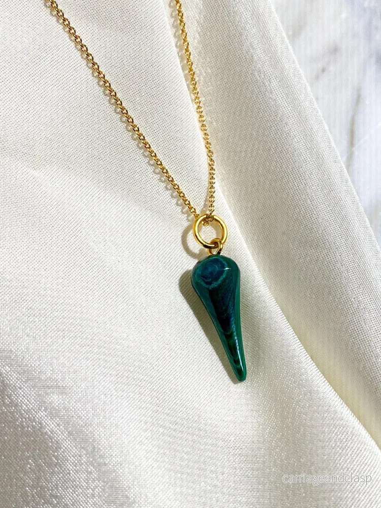 Malakitdroppehalsband