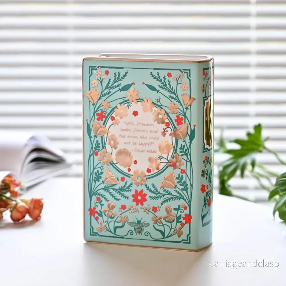 Art Book Vase | Veska Art Book Vase | Veska
