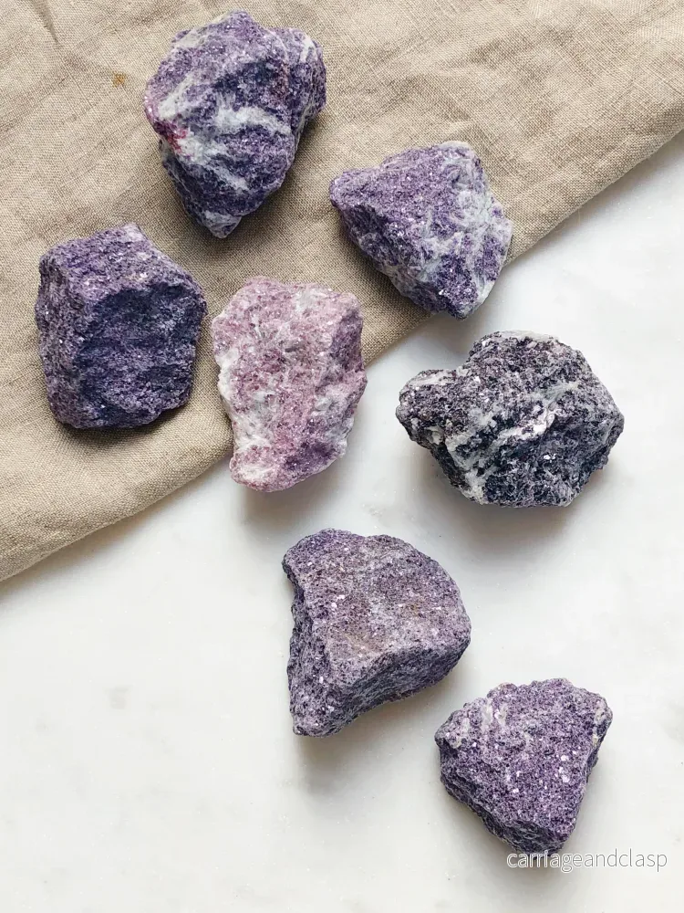 Rå lepidolite. Rå lepidolite.