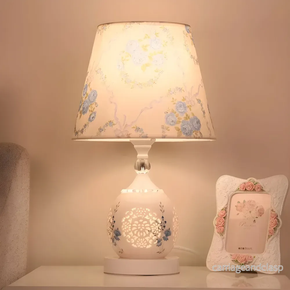 Veska | Lustrelia Crystal Optic Table Lamp | LED-belysning & Touch-funktion | Elegant Ljusspel | 220V | Plast - Bild 3