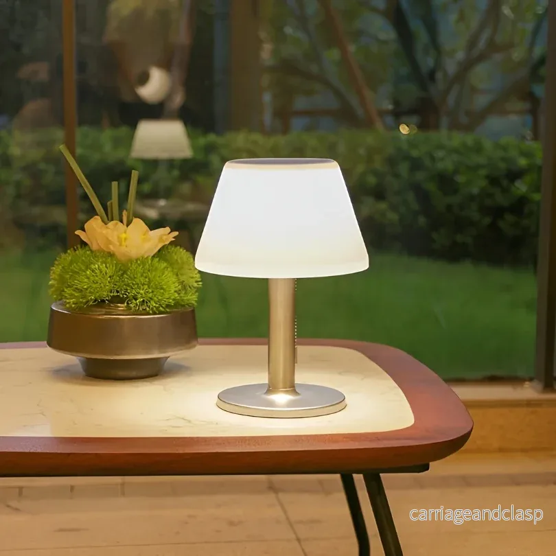 Stilig Solenergi Bordslampa - SolarLuxe | Veska