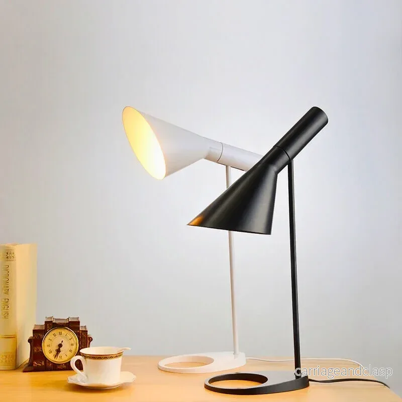 Veska | LumiMinimal Bord - Elegant LED Bordslampa för Modern Inredning - Bild 2