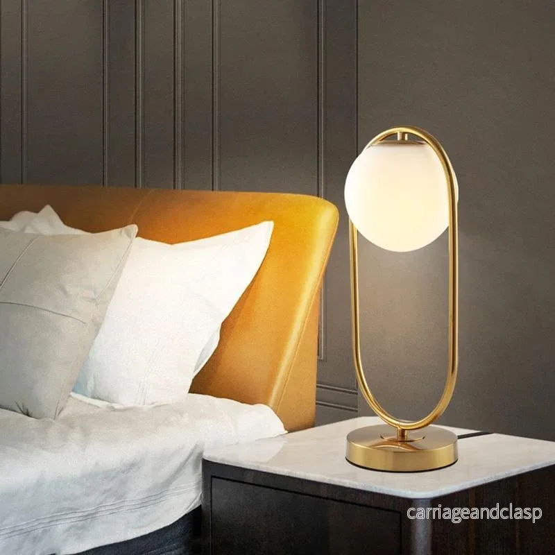 Veska | Modern Glasboll Bordslampa