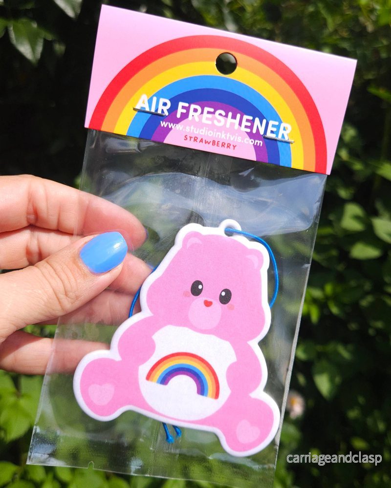 Care Bears Rosa Luftfräschare – Jordgubbsdoft för Bil & Hem - Bild 2