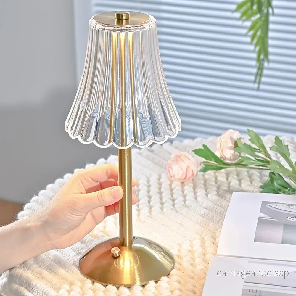 RadiantGold – Elegant Bärbar Bordslampa | Veska - Bild 2