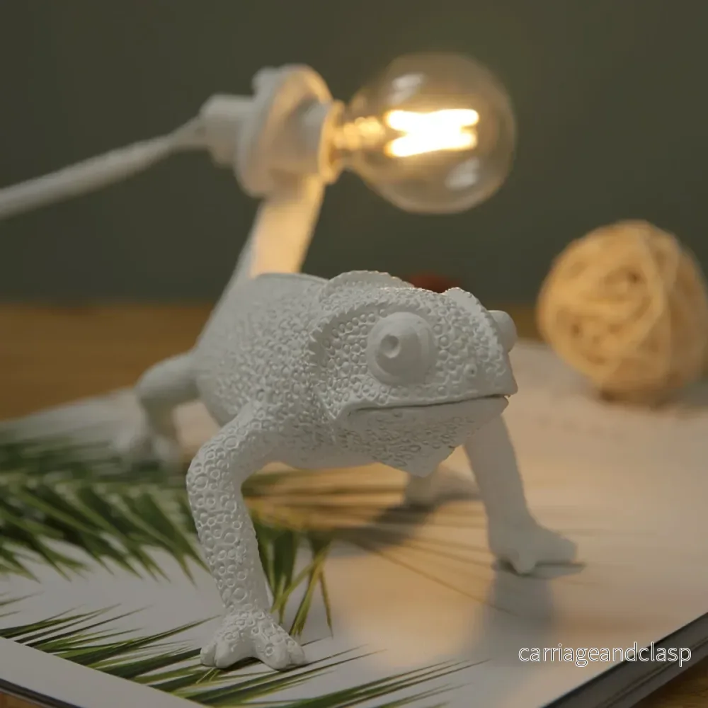 CamouGlow – Harmlampa i resin med charmig kameleondetalj | Veska - Bild 3