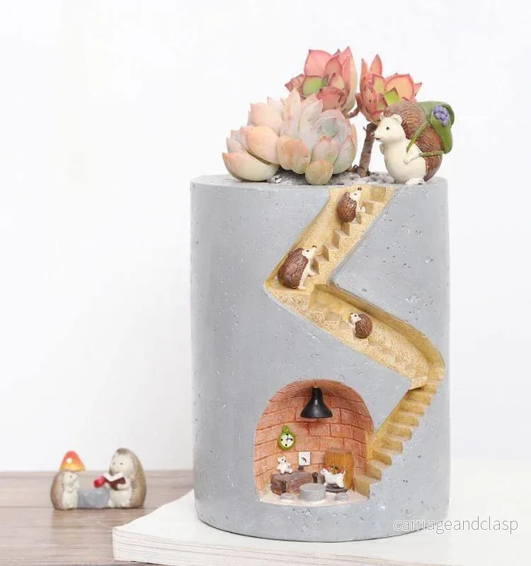 Pet Confidential Residence Planter Pot | Veska