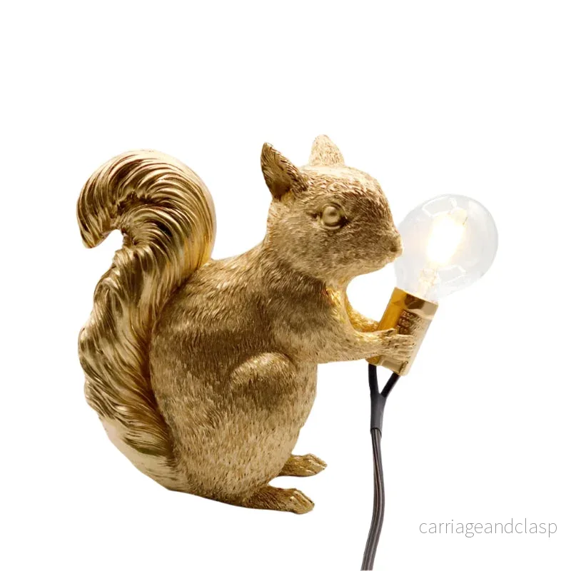 SquirrelGlow LED Bordslampa | Söt Design & Varm Ljus för Barn/Rum | Veska