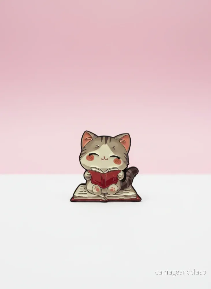 Pin – Katt med bok Pin – Katt med bok